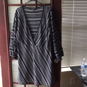 Ashley Stewart Beautiful 3/4 sleeve Tunic Top.